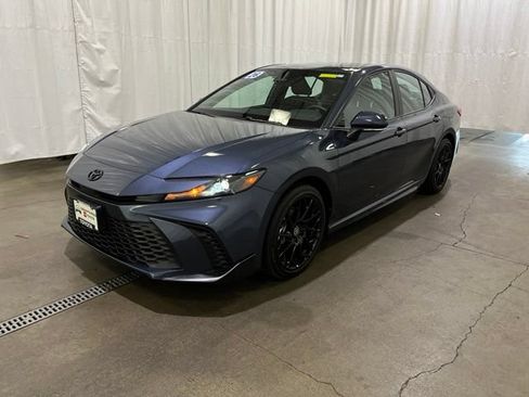 Used 2026 Toyota Camry SE w/ Multimedia Upgrade Package AWD/4WD image 7
