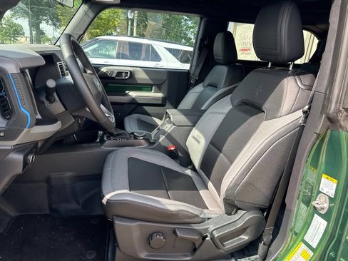 Used 2023 Ford Bronco Black Diamond AWD/4WD image 6