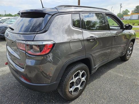 Used 2022 Jeep Compass Trailhawk image 7
