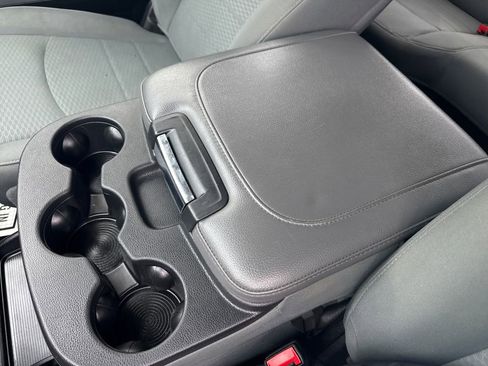 Used 2020 RAM 1500 Classic SLT AWD/4WD image 35