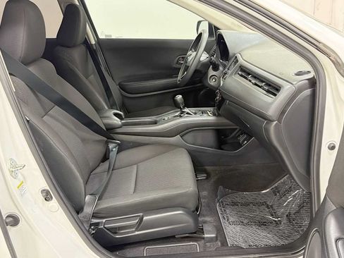 Used 2016 Honda HR-V LX image 28