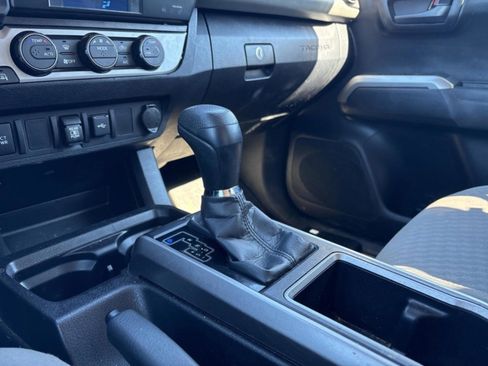 Used 2022 Toyota Tacoma SR5 w/ Technology Package image 20