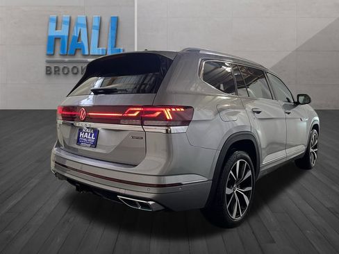 Certified 2025 Volkswagen Atlas SEL Premium R-Line image 6