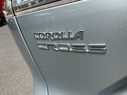Used 2022 Toyota Corolla Cross LE AWD/4WD image 29