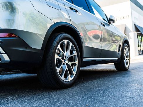 Used 2024 BMW X5 xDrive40i w/ Executive Package image 9