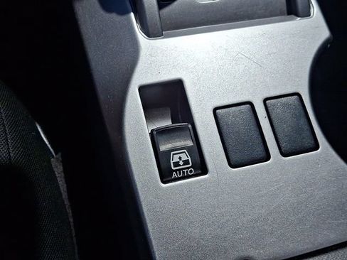 Used 2022 Toyota 4Runner SR5 AWD/4WD image 26