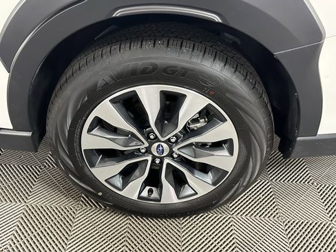 Certified 2025 Subaru Outback Limited image 14