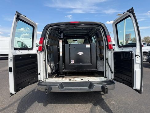 Used 2018 Chevrolet Express 2500 w/ Driver Convenience Package RWD image 11