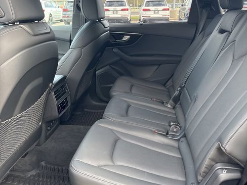 Used 2025 Audi Q7 3.0T Prestige w/ Prestige Package image 9