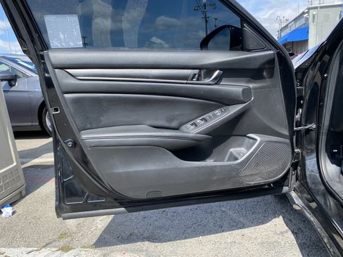 Used 2019 Honda Accord Sport image 15
