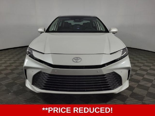 Used 2025 Toyota Camry XLE w/ Premium Plus Package FWD image 2