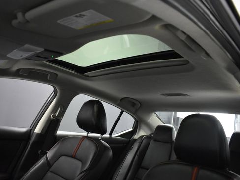 Certified 2024 Nissan Sentra SR w/ SR Premium Package FWD image 18