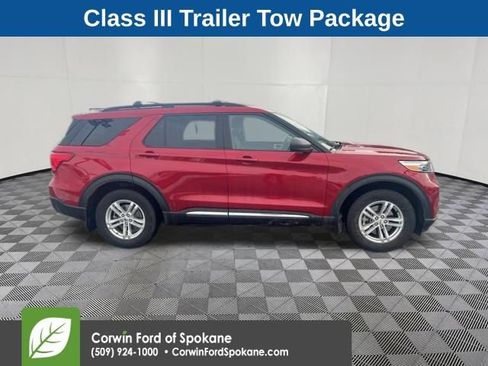 Used 2020 Ford Explorer XLT w/ Comfort Package image 2