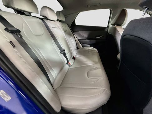Used 2024 Hyundai Elantra Limited FWD image 27