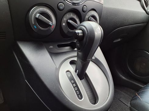 Used 2013 MAZDA MAZDA2 Sport image 7