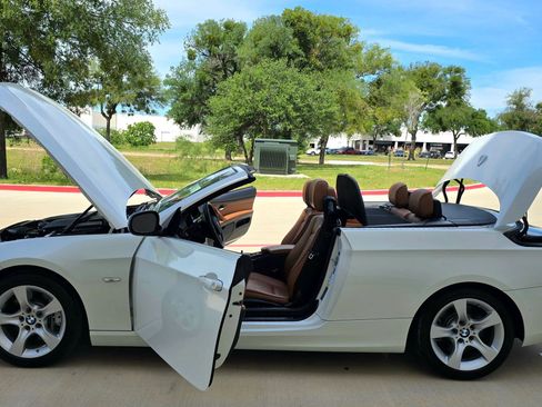 Used 2013 BMW 335i Convertible RWD image 17