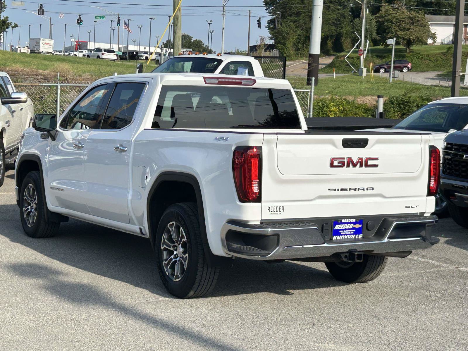 Used 2026 GMC Sierra 1500 SLT AWD/4WD image 5