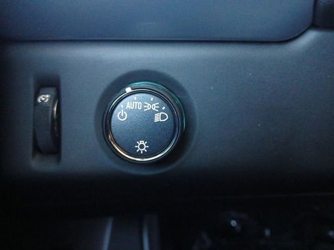 Used 2020 Chevrolet Tahoe LS image 11