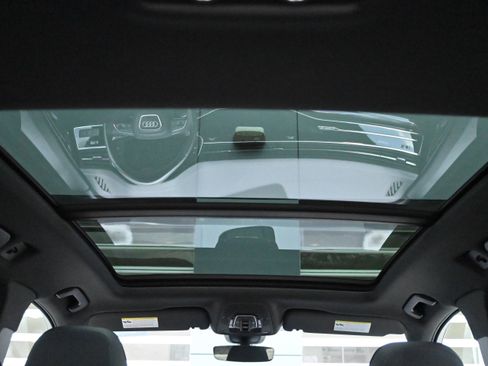 Certified 2025 Audi Q7 3.0T Premium w/ Convenience Package image 31