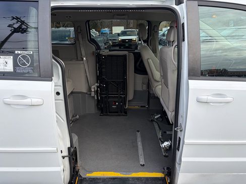 Used 2015 Dodge Grand Caravan SE w/ Quick Order Package 29E SE image 21