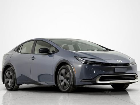 Used 2026 Toyota Prius Plug-In Hybrid image 7