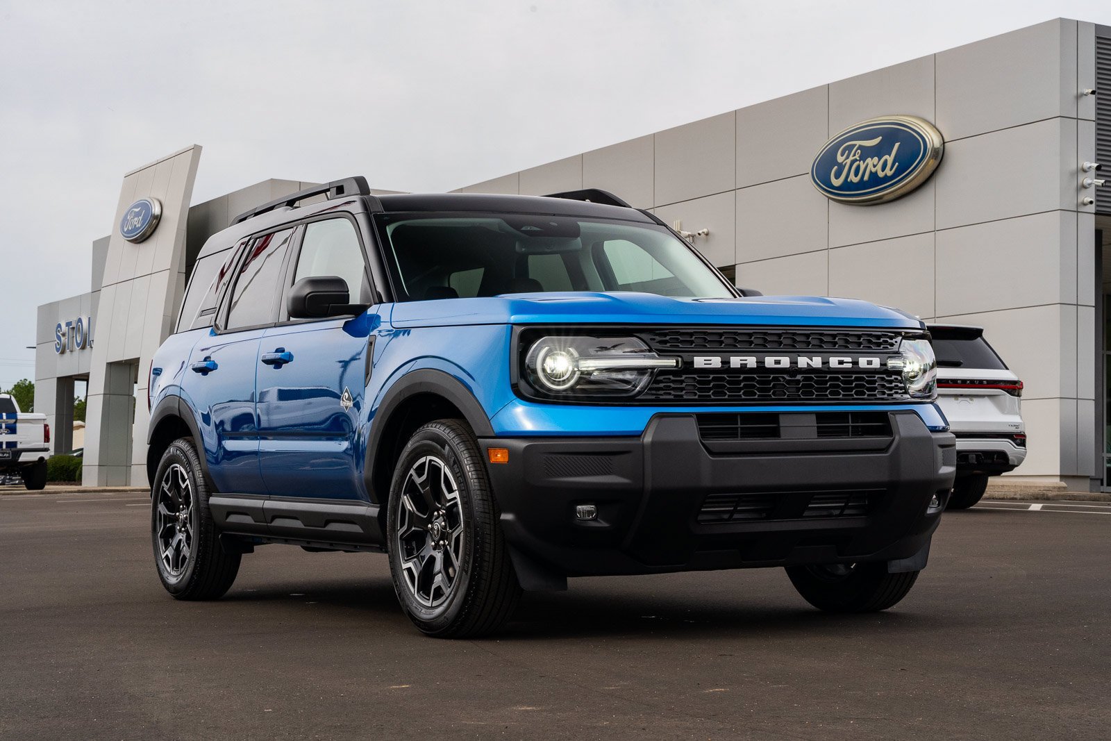 New 2026 Ford Bronco Sport Outer Banks AWD/4WD image 1