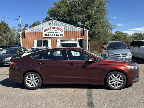 Used 2015 Ford Fusion SE FWD image 4