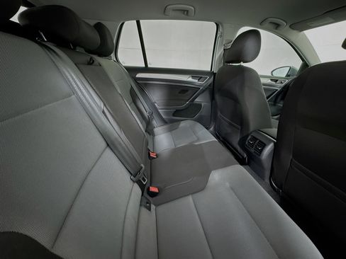 Used 2016 Volkswagen e-Golf SE w/ DC Fast Charging Package image 24