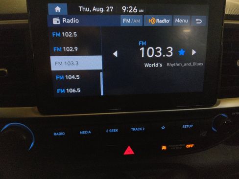 Used 2025 Hyundai Venue SEL FWD image 25