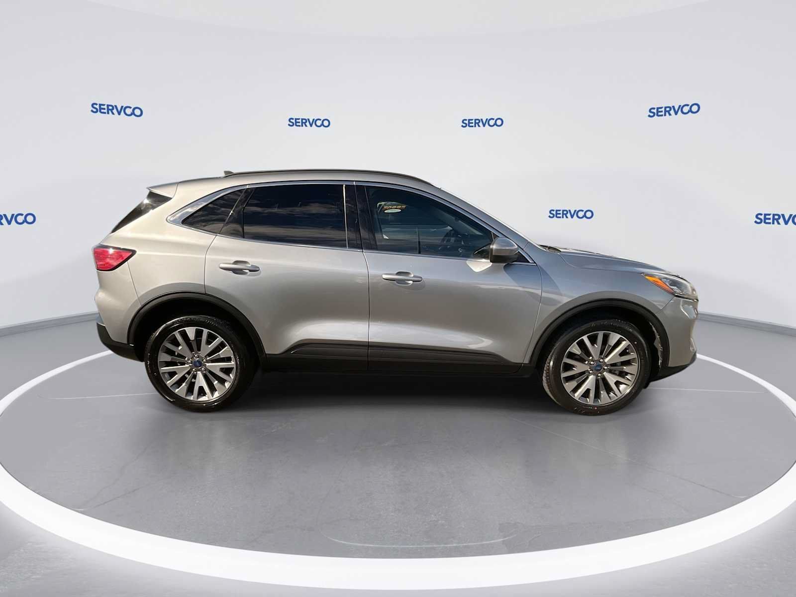 Used 2022 Ford Escape Titanium AWD/4WD image 9