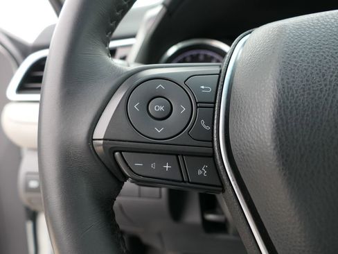 Used 2018 Toyota Camry SE image 16