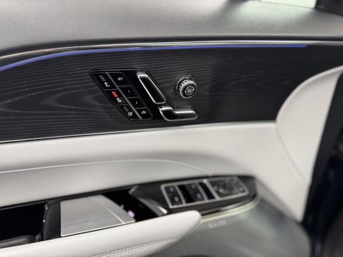 Used 2024 Cadillac Lyriq Luxury image 17