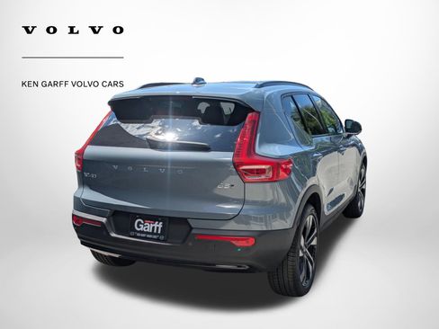 Used 2023 Volvo XC40 B5 Ultimate w/ Protection Package Premier AWD/4WD image 3