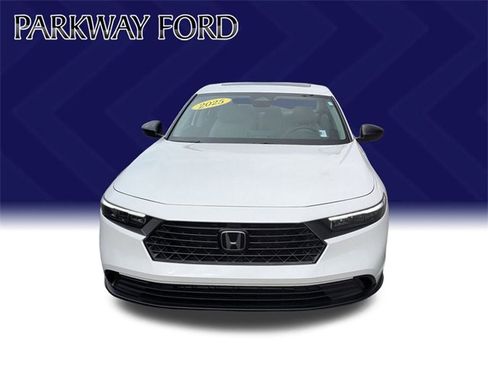 Used 2025 Honda Accord SE image 2