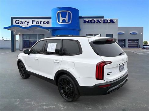Used 2022 Kia Telluride SX w/ SX Prestige Package image 3
