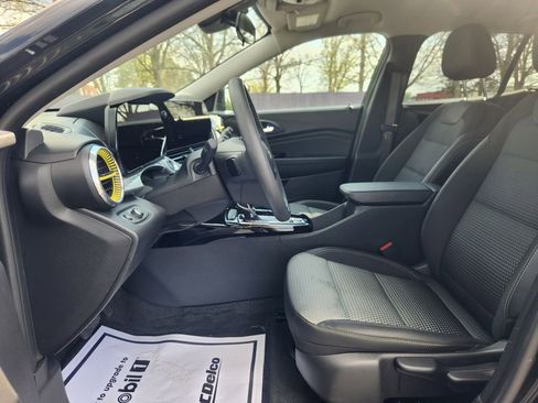 Used 2026 Chevrolet Trax LT FWD image 21