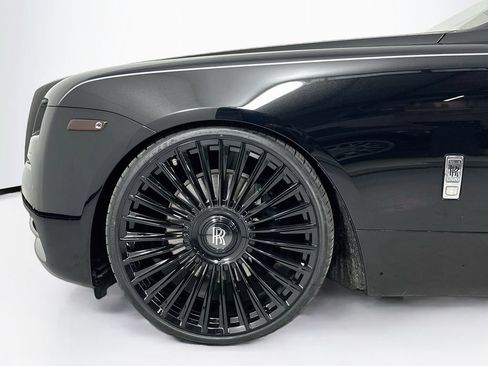 Used 2015 Rolls-Royce Wraith RWD image 17