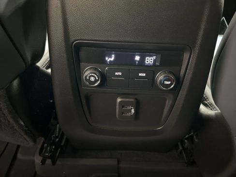 Used 2023 Buick Enclave Essence w/ Sport Touring Edition image 26