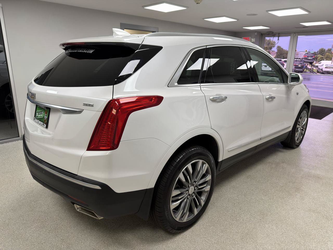 Used 2017 Cadillac XT5 Premium Luxury AWD/4WD image 3