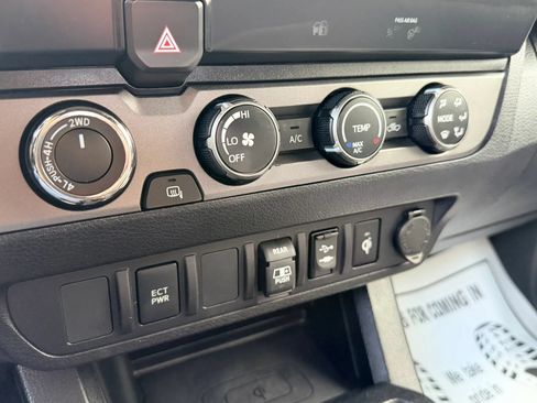 Used 2019 Toyota Tacoma TRD Off-Road AWD/4WD image 26