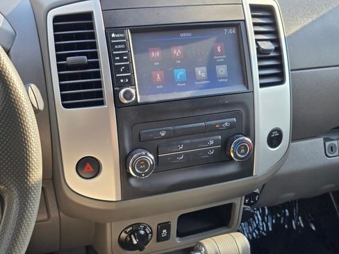 Used 2019 Nissan Frontier SV AWD/4WD image 6