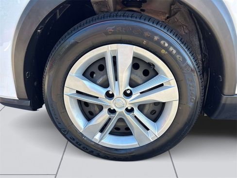 Used 2022 Nissan Kicks S image 8