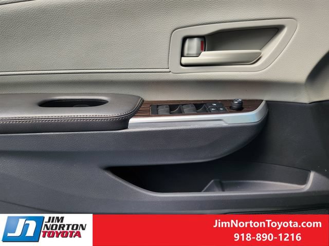 Used 2021 Toyota Sienna LE FWD image 24