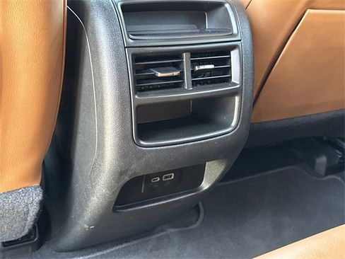 Used 2025 Cadillac XT5 Premium Luxury image 11