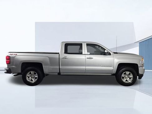 Used 2018 Chevrolet Silverado 1500 LT w/ All Star Edition image 8