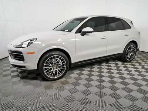 Certified 2022 Porsche Cayenne AWD/4WD image 2