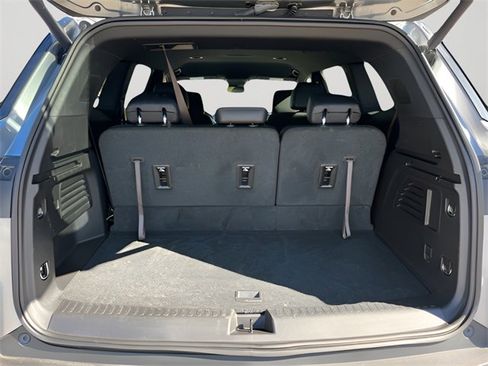 Used 2025 Buick Enclave Preferred image 7