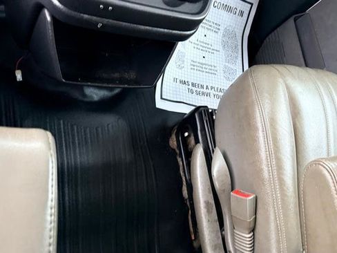 Used 2019 Chevrolet Express 3500 LS RWD image 23
