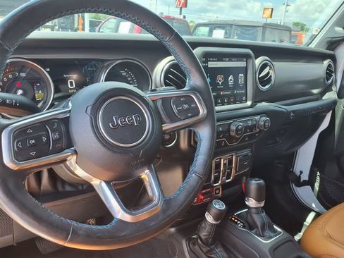 Used 2023 Jeep Wrangler Unlimited Rubicon 4xe w/ Cold Weather Group AWD/4WD image 4