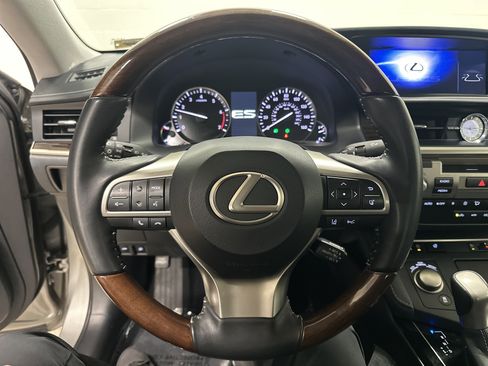 Used 2018 Lexus ES 350 w/ Navigation System Package image 18